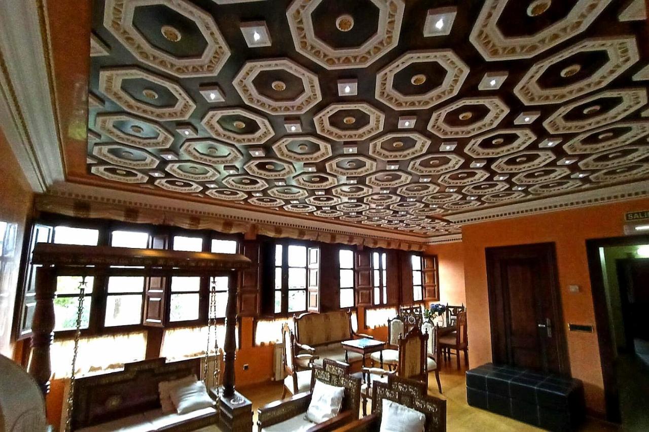 Palacio Del Conde De Rebolledo